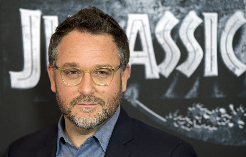 ap foto : michael sohn : us director colin trevorrow poses for the media during a photo call for the movie 'jurassic world' in berlin, germany, monday, june 1, 2015. (ap photo/michael sohn) germany jurassic worl automatarkiverad